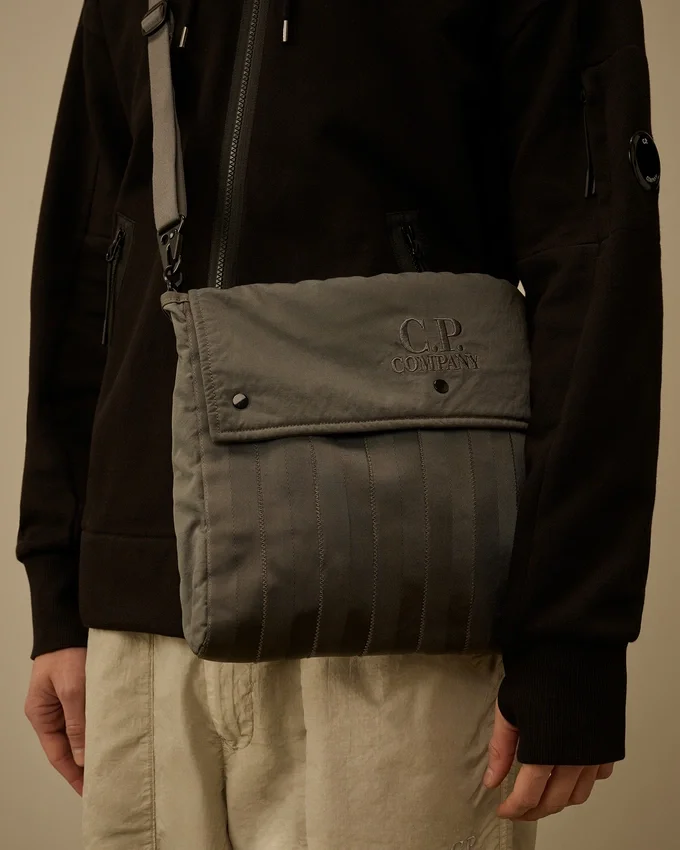 Bolso de hombro con diseño en espiga