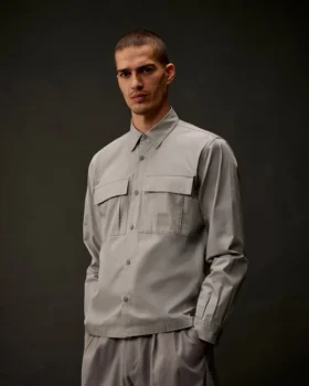 Camisa de manga larga con botones de gabardina de la Metropolis Series