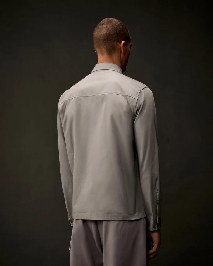 Camisa de manga larga con botones de gabardina de la Metropolis Series