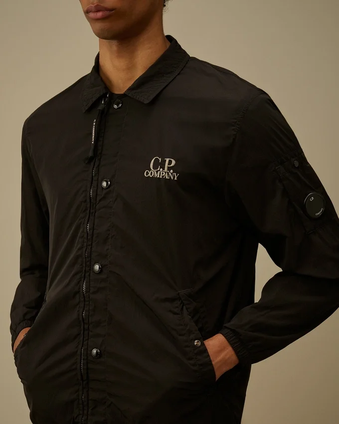 Camisa exterior con cremallera y estampado Chrome-R
