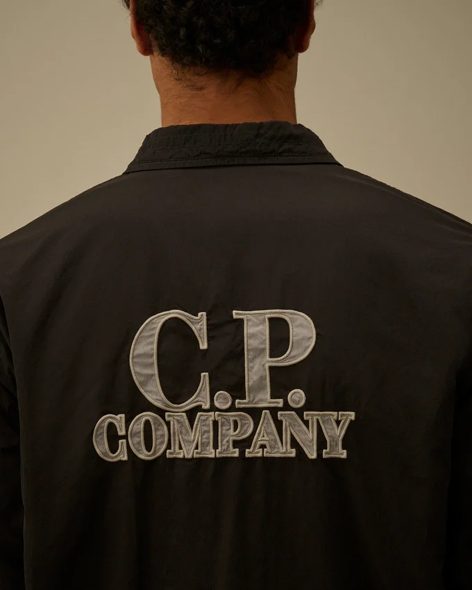 Camisa exterior con cremallera y estampado Chrome-R