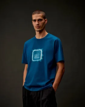 Camiseta de manga corta con insignia de la Metropolis Series, confeccionada en jersey mercerizado
