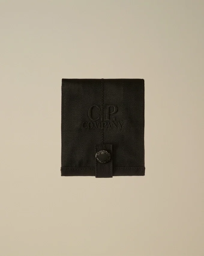 Cartera con diseño en espiga
