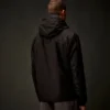 Chaqueta con capucha de la Metropolis Series de Pertex® y Primaloft®