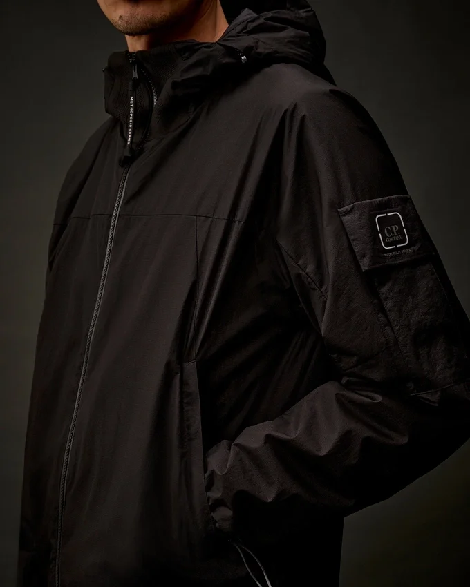 Chaqueta con capucha de la Metropolis Series de Pertex® y Primaloft®