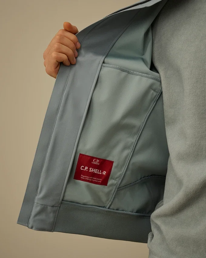 Chaqueta con capucha «Lens» de C.P. Shell-R