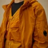 Chaqueta con capucha «Lens» de sarga