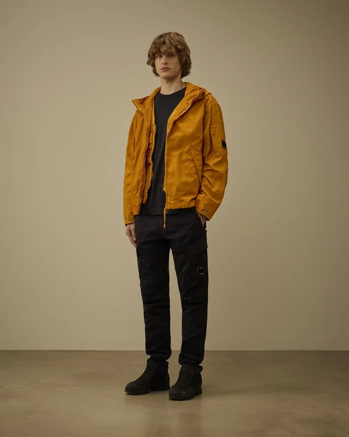 Chaqueta con capucha «Lens» de sarga