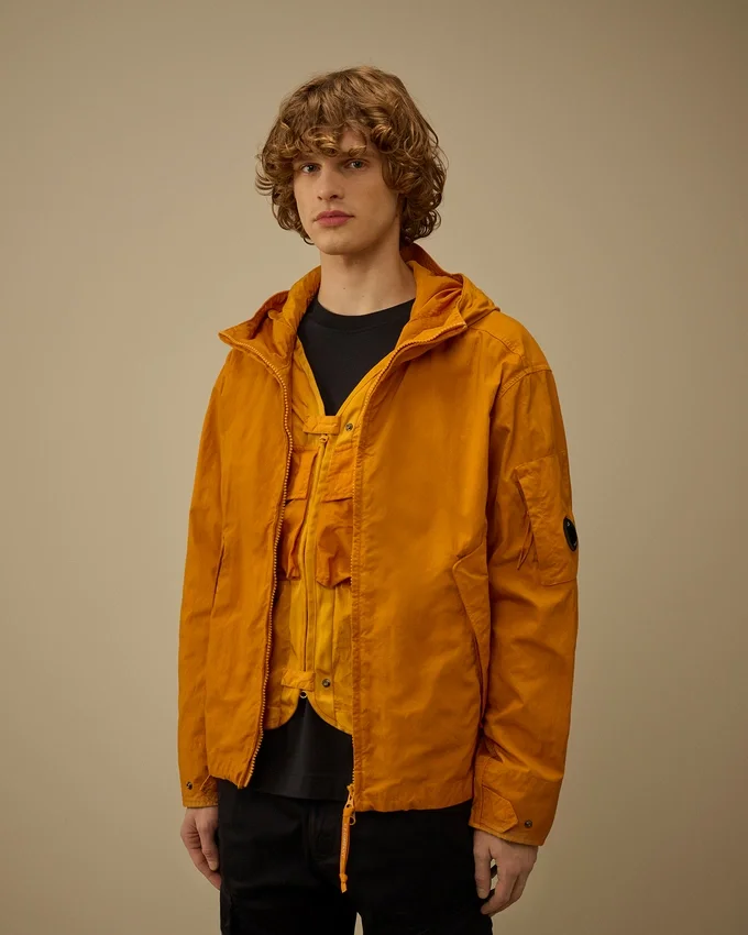 Chaqueta con capucha «Lens» de sarga