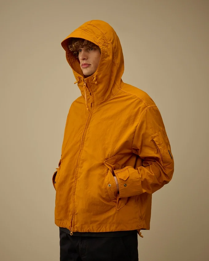 Chaqueta con capucha «Lens» de sarga