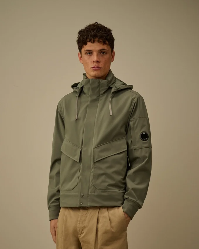Chaqueta con capucha oculta C.P. Shell-R