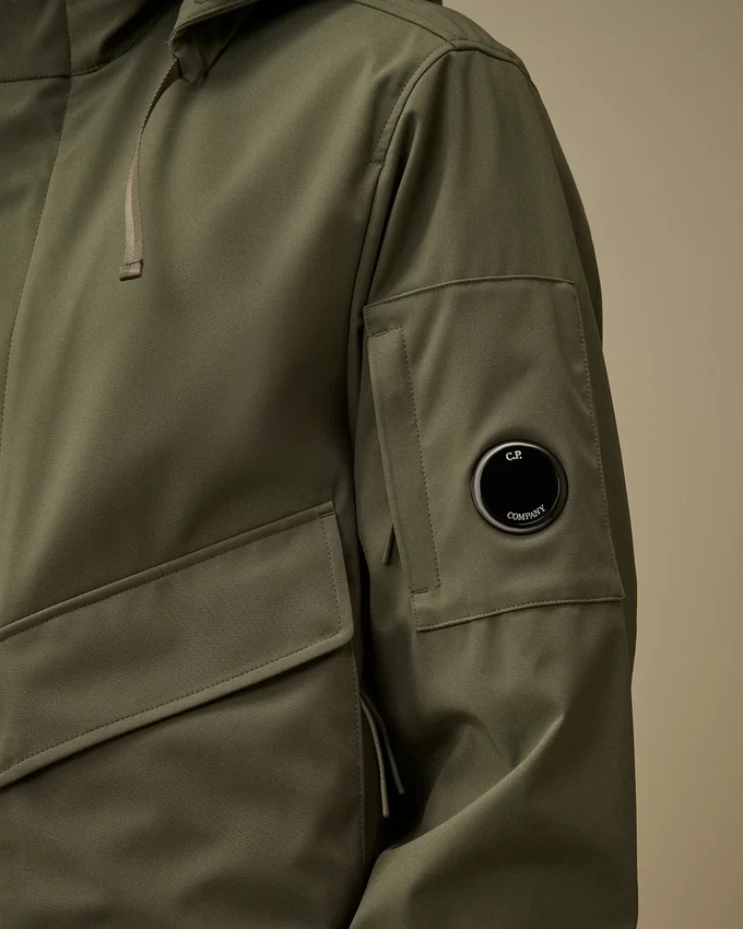Chaqueta con capucha oculta C.P. Shell-R