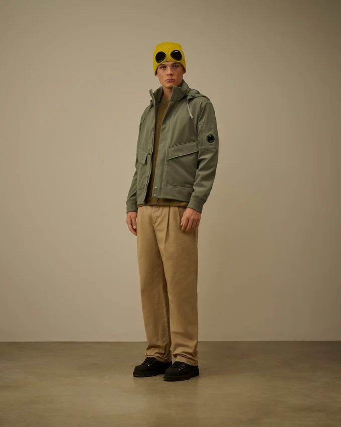 Chaqueta con capucha oculta C.P. Shell-R