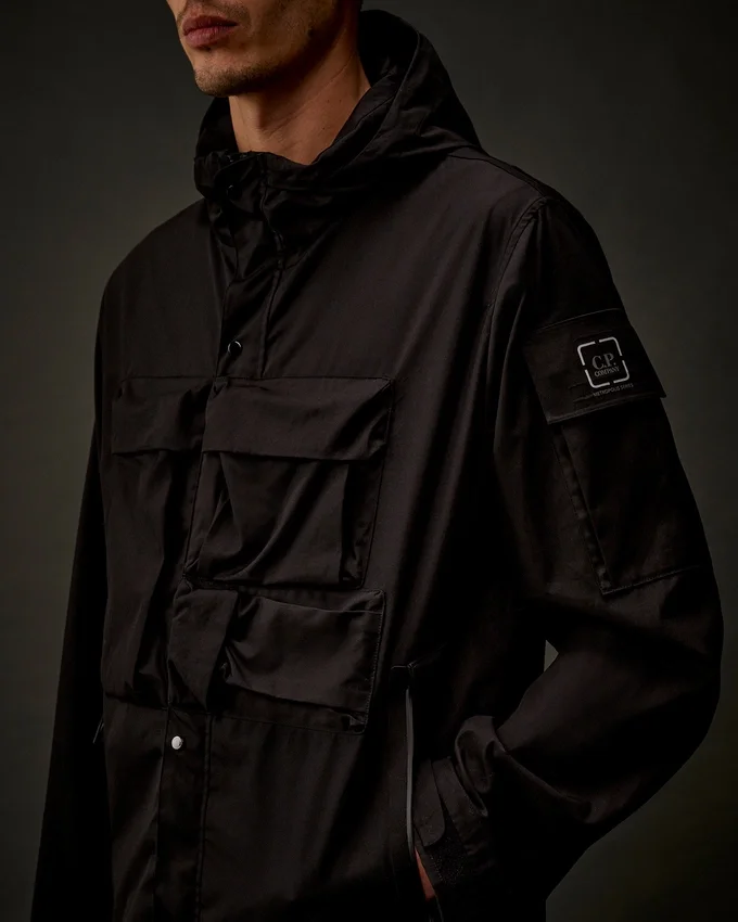 Chaqueta con capucha plegable HyST de la Metropolis Series
