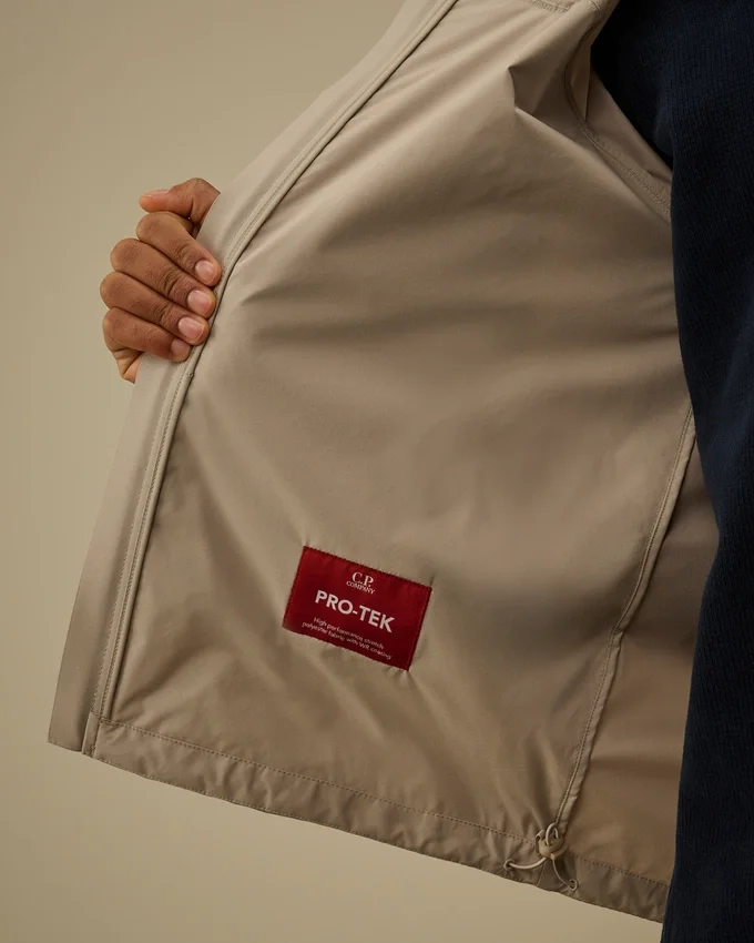 Chaqueta con capucha Pro-Tek Lens