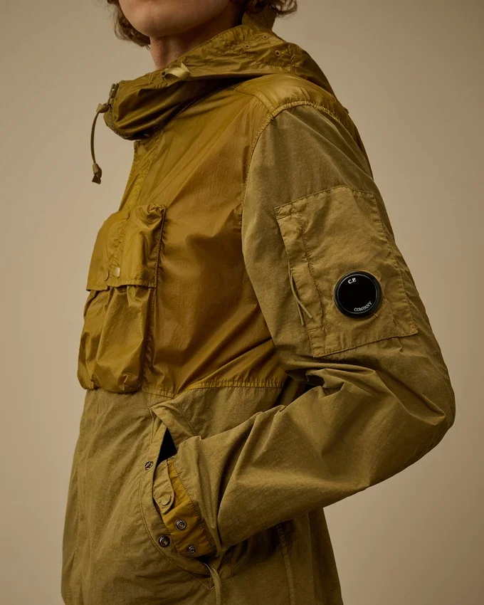 Chaqueta con capucha y lentes de Flatt Nylon mixto