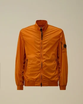 Chaqueta corta con detalle de lente de Nycra-R