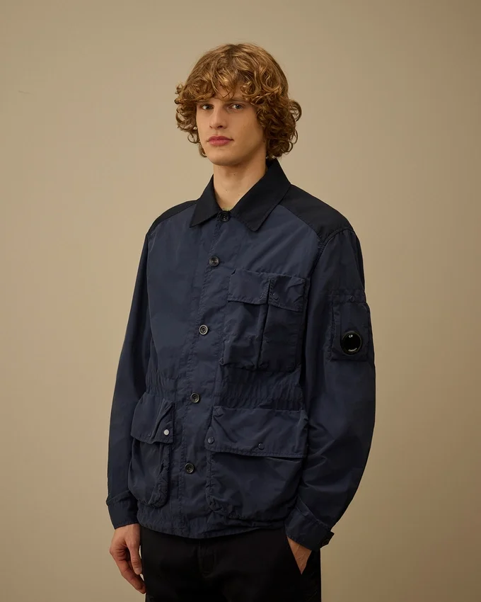 Chaqueta «Lens» de Flatt Nylon con botones mixtos