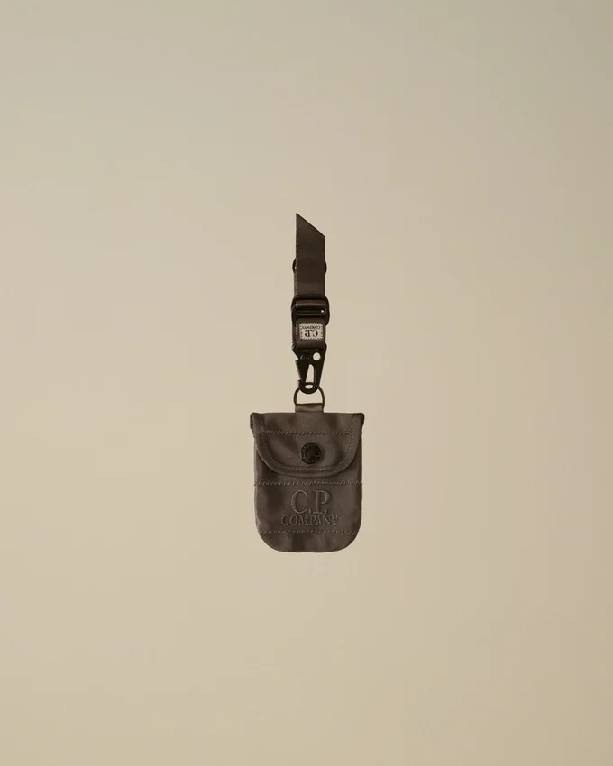 Estuche para llaveros con diseño en espiga