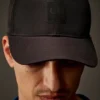 Gorra con logotipo de sarga de poliéster de la Metropolis Series