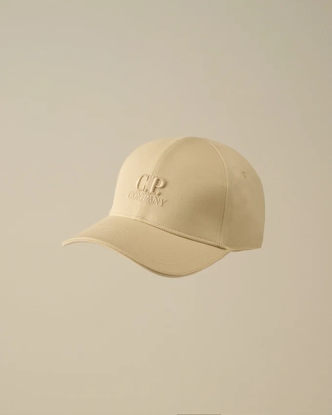 Gorra de gabardina en contraste