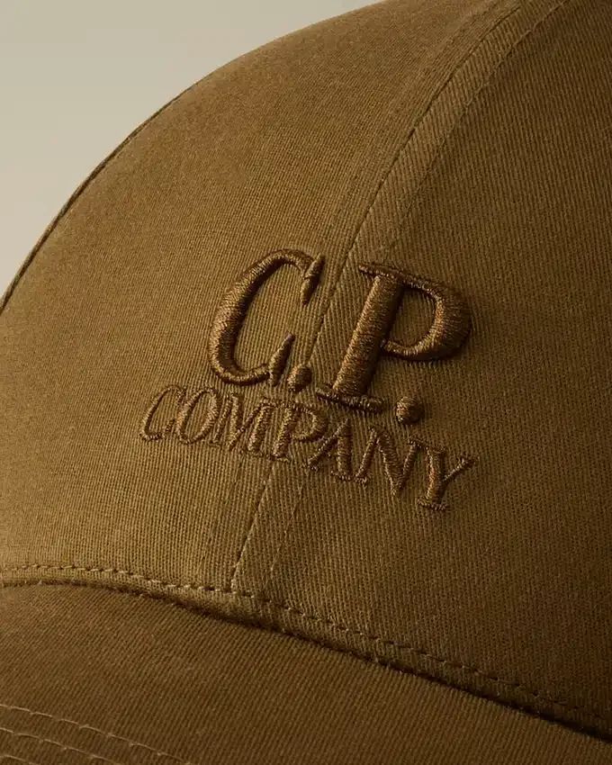 Gorra U16 con lentes de gabardina