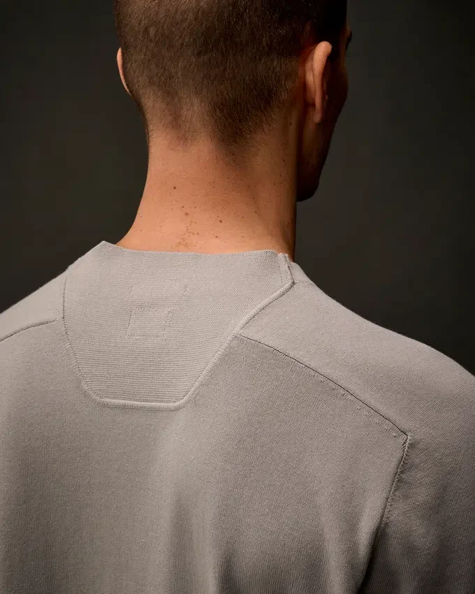 Jersey de cuello redondo de algodón elástico de la Metropolis Series