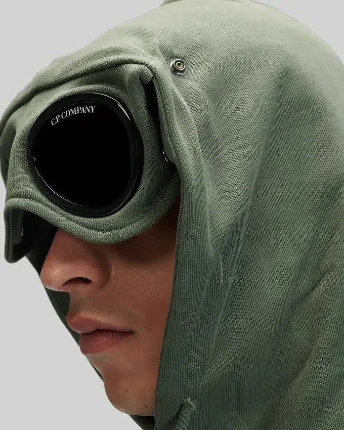 Oval Lens