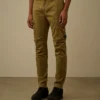 Pantalones cargo con bolsillos redondeados ergonómicos de satén elástico