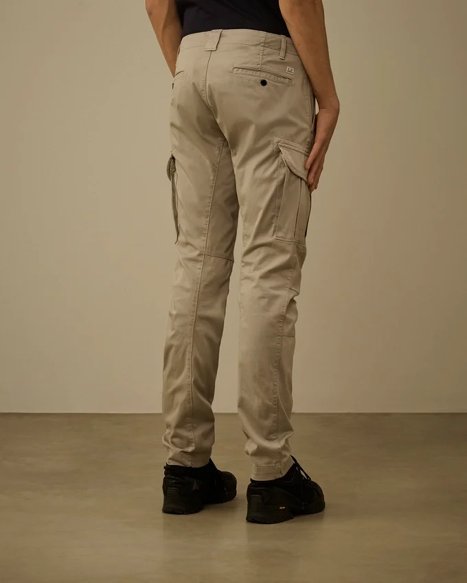 Pantalones cargo con lentes ergonómicas de satén elástico