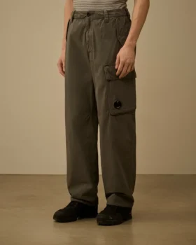 Pantalones cargo de corte cuadrado con detalle de lente, confeccionados en algodón ripstop