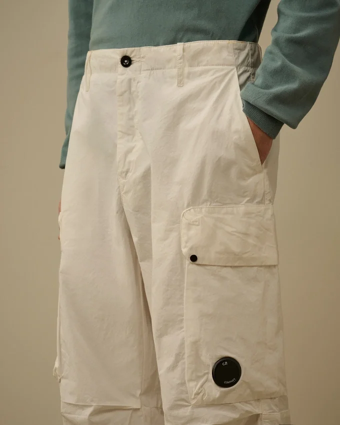 Pantalones cargo de corte recto con detalle de lente «Micro-Reps»