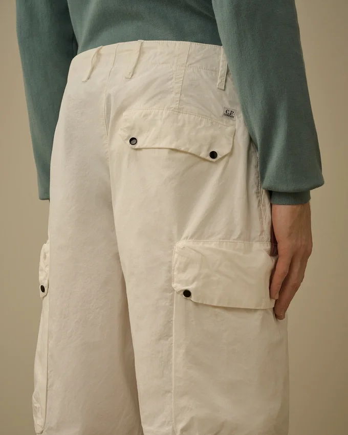 Pantalones cargo de corte recto con detalle de lente «Micro-Reps»