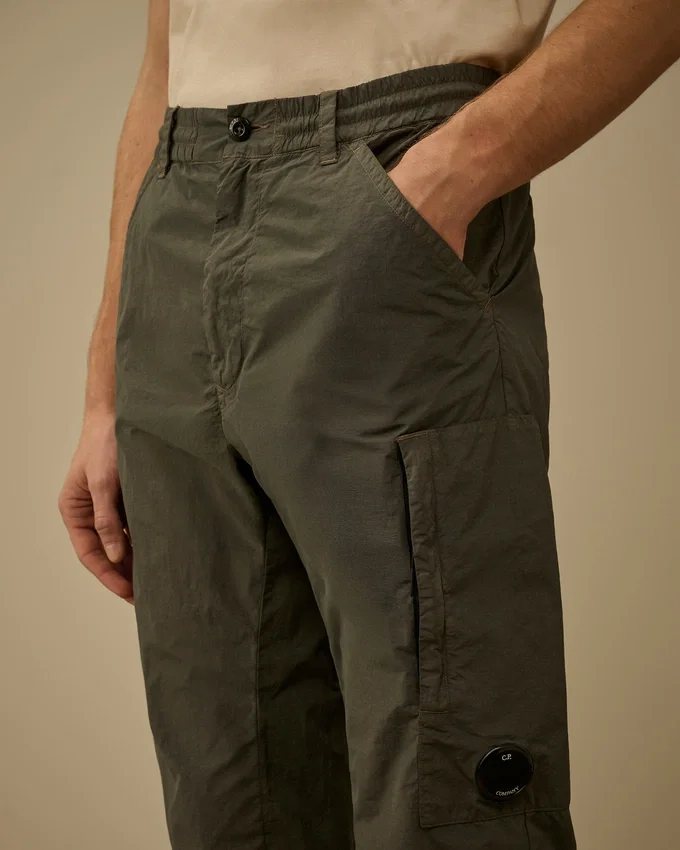 Pantalones cargo de corte regular de Flatt Nylon