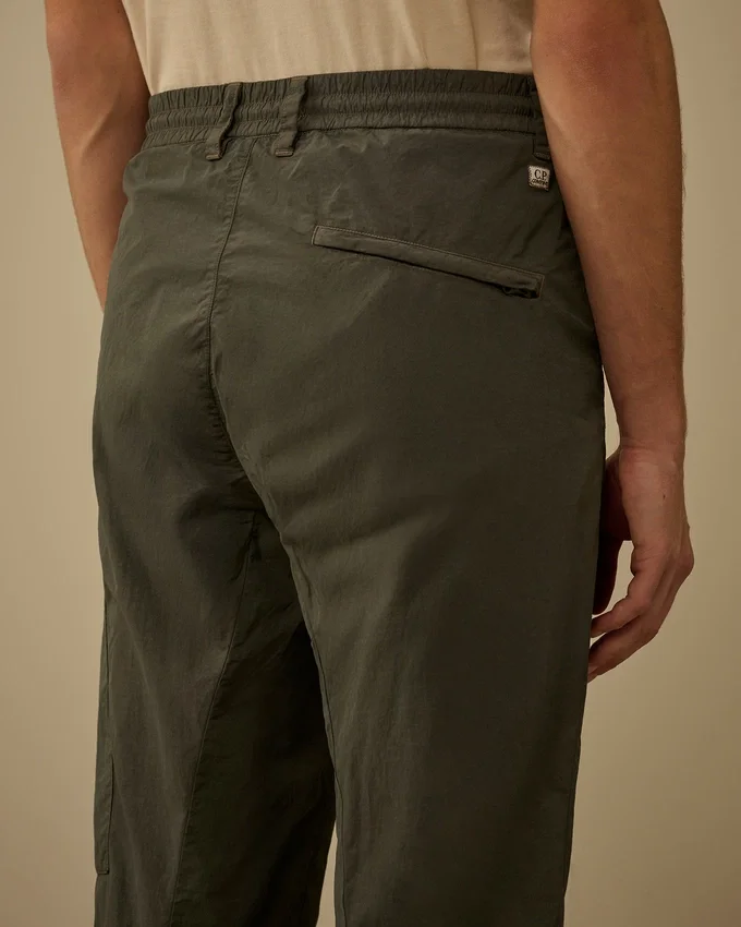 Pantalones cargo de corte regular de Flatt Nylon