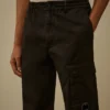 Pantalones cargo de corte regular en satén elástico