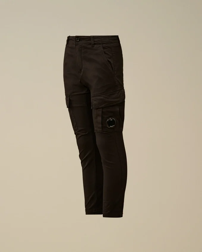 Pantalones cargo elásticos de gabardina U16 con detalle de Lens