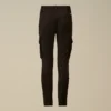 Pantalones cargo elásticos de gabardina U16 con detalle de Lens