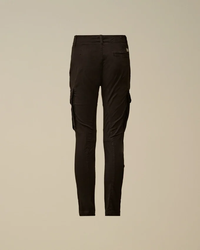 Pantalones cargo elásticos de gabardina U16 con detalle de Lens