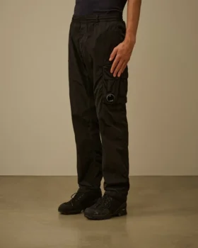 Pantalones cargo ergonómicos Chrome-R con detalle de lente