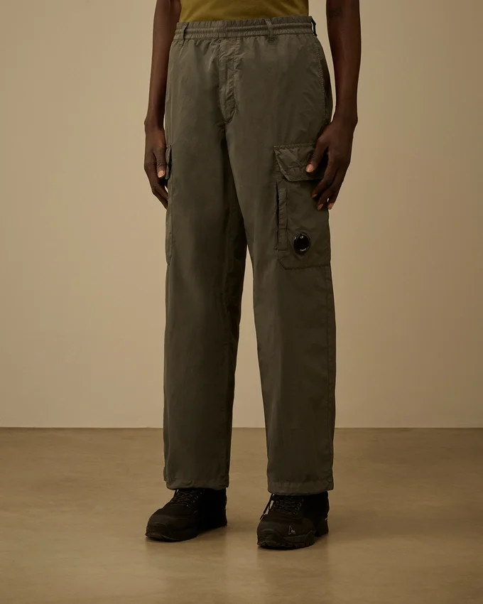 Pantalones cargo holgados de Flatt Nylon con detalle de Lens