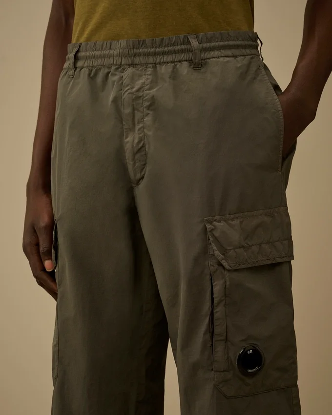 Pantalones cargo holgados de Flatt Nylon con detalle de Lens