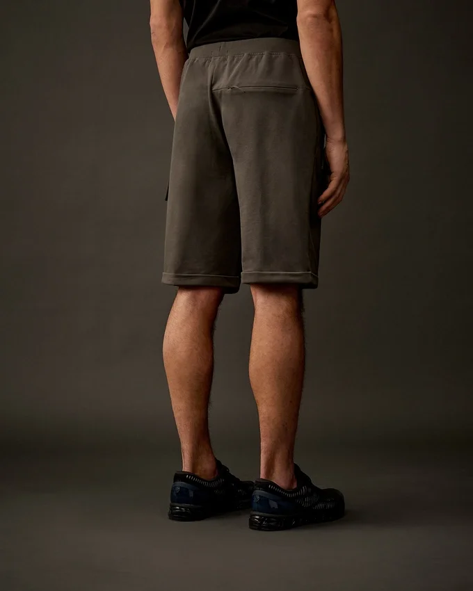 Pantalones cortos de chándal tipo cargo de felpa elástica de la Metropolis Series