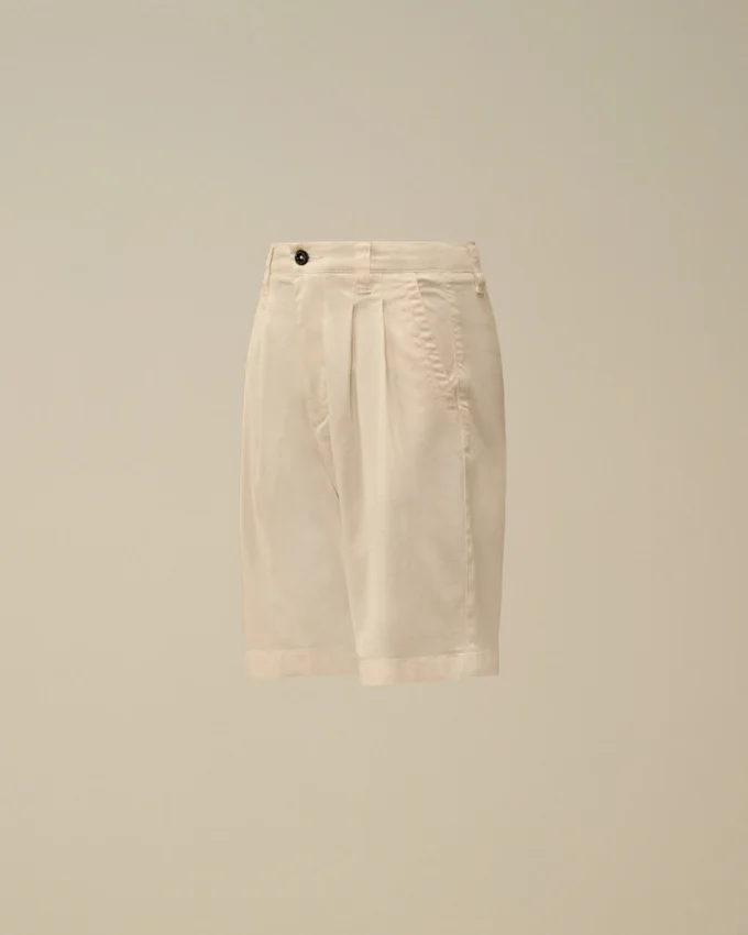 Pantalones cortos de gabardina elástica U16