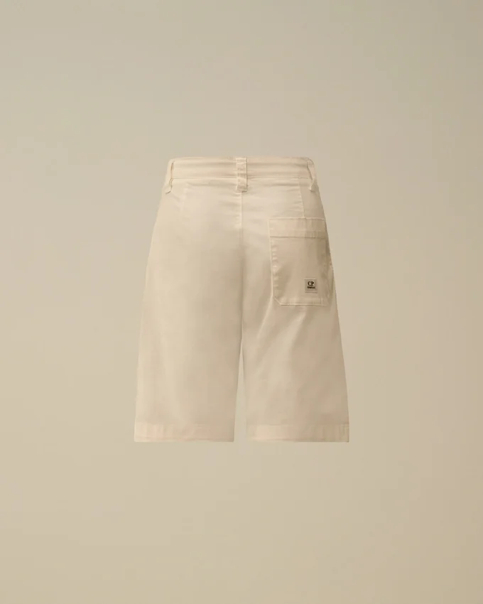 Pantalones cortos de gabardina elástica U16