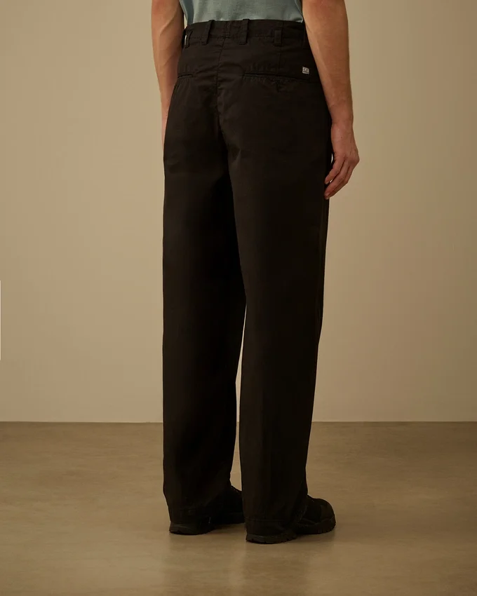 Pantalones holgados con pinzas de gabardina de algodón