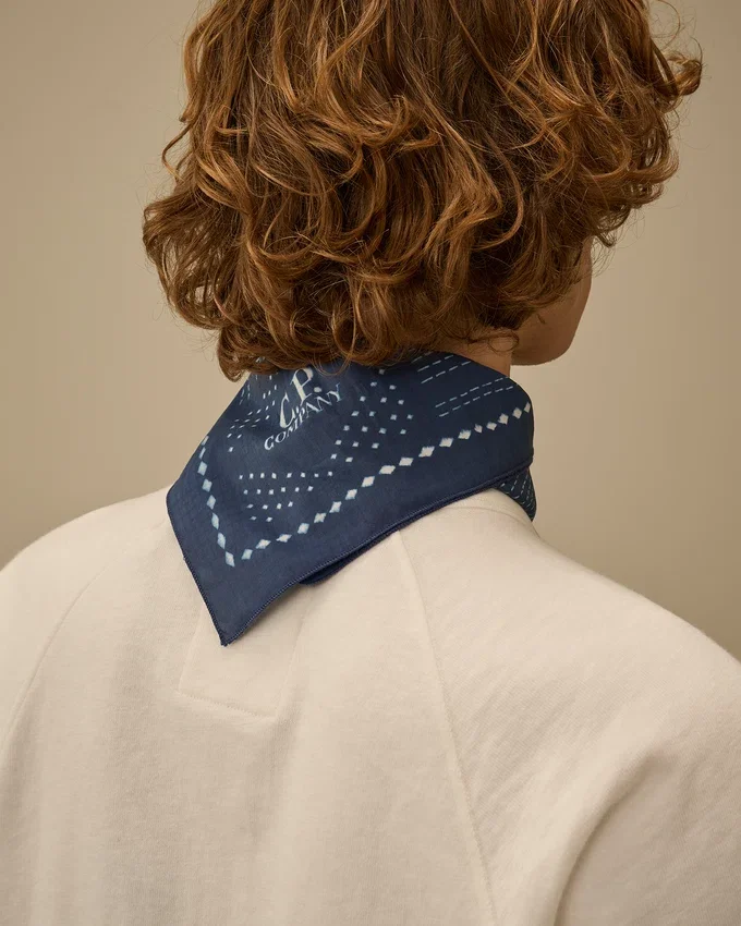 Pañuelo de muselina con logotipo estampado