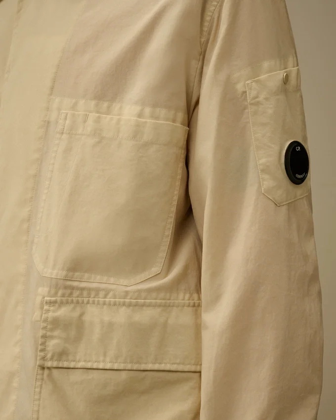 Sobrecamiseta Taylon P con detalle de lente y botones