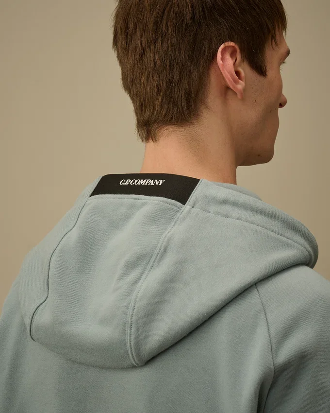 Sudadera con capucha, cremallera y forro polar en relieve diagonal