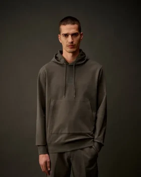 Sudadera con capucha de forro polar elástico de la Metropolis Series